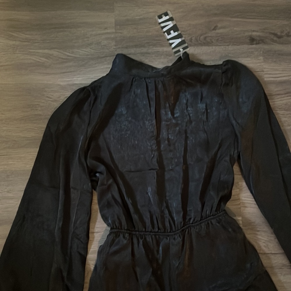 Brand new velvet jumpsuit - Picture 4 of 9